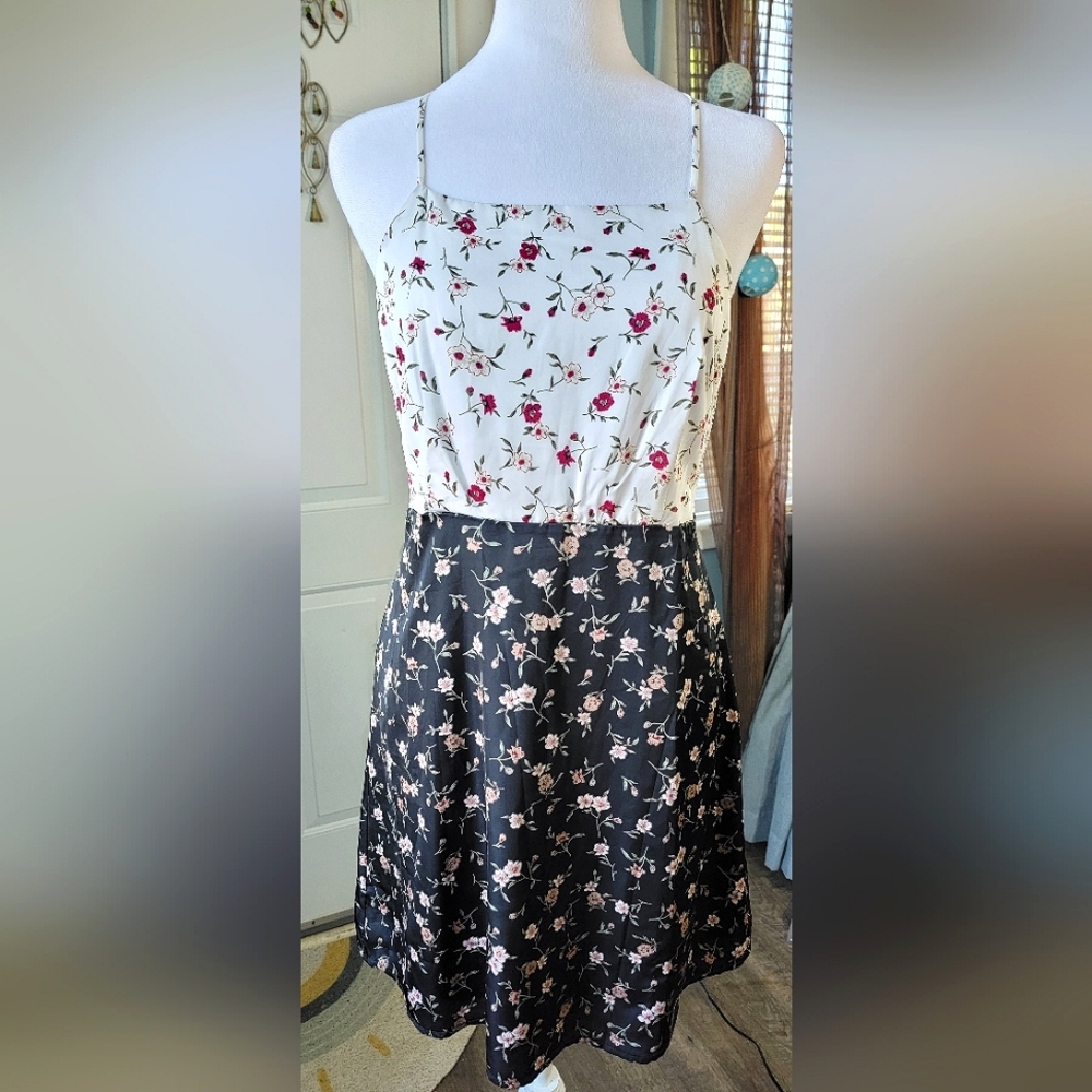 Honey Punch Urban Outfitters 90's Style Slip Dress Women's M Black & White Flora